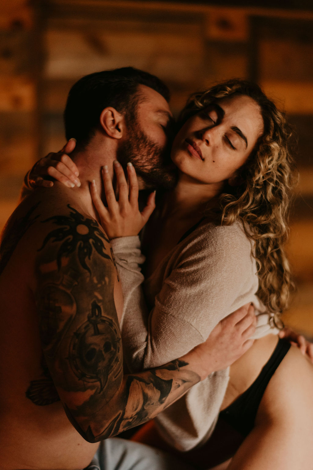 Inspiration For Your Authentic & Steamy Intimate Couples Photos